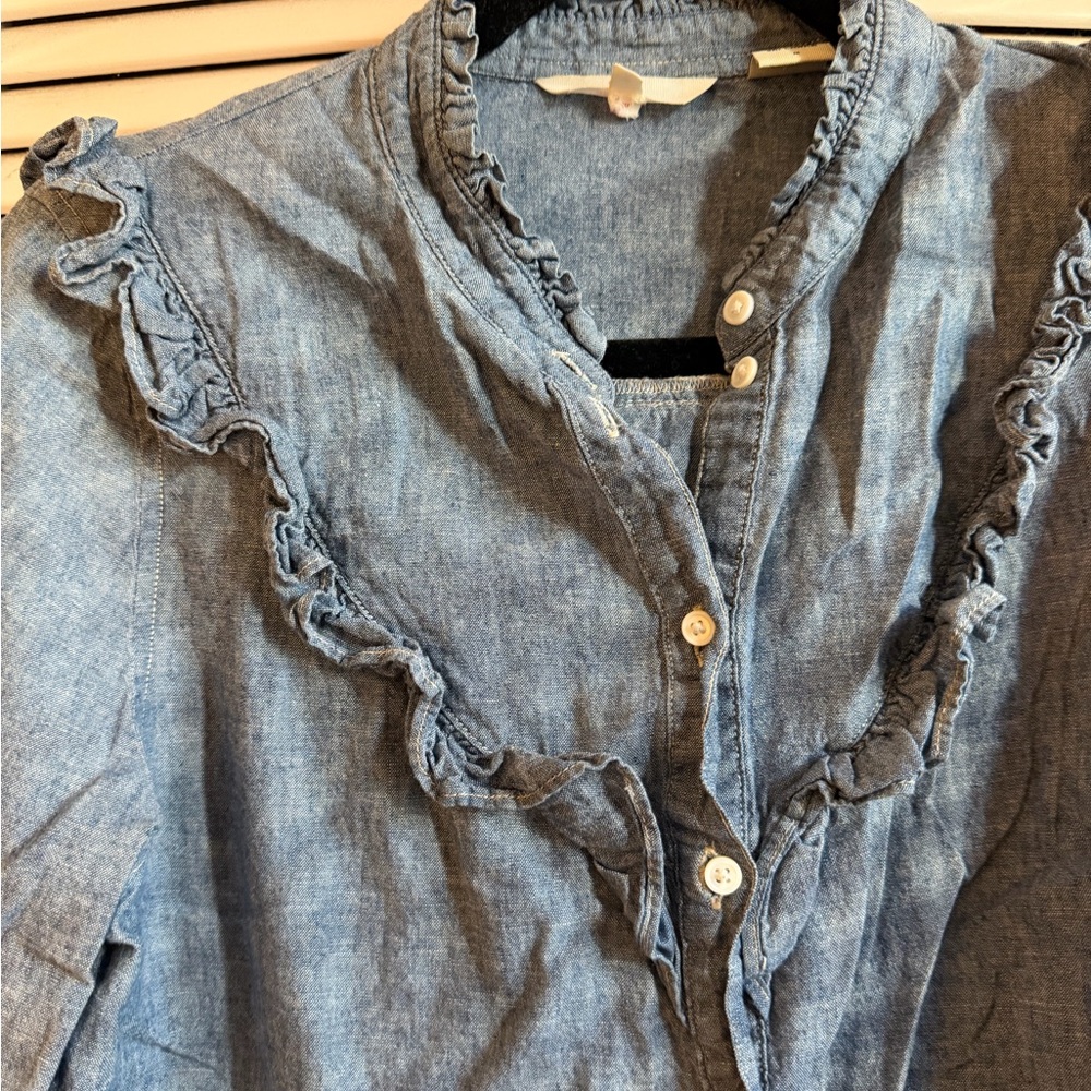 LEVI’S Ruffled Denim Button-Up Shirt - Picture 2 of 3